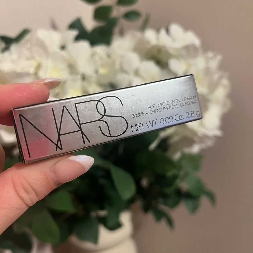 NARS • SOFT MATTE TINTED LIP BALM • INTIMATE